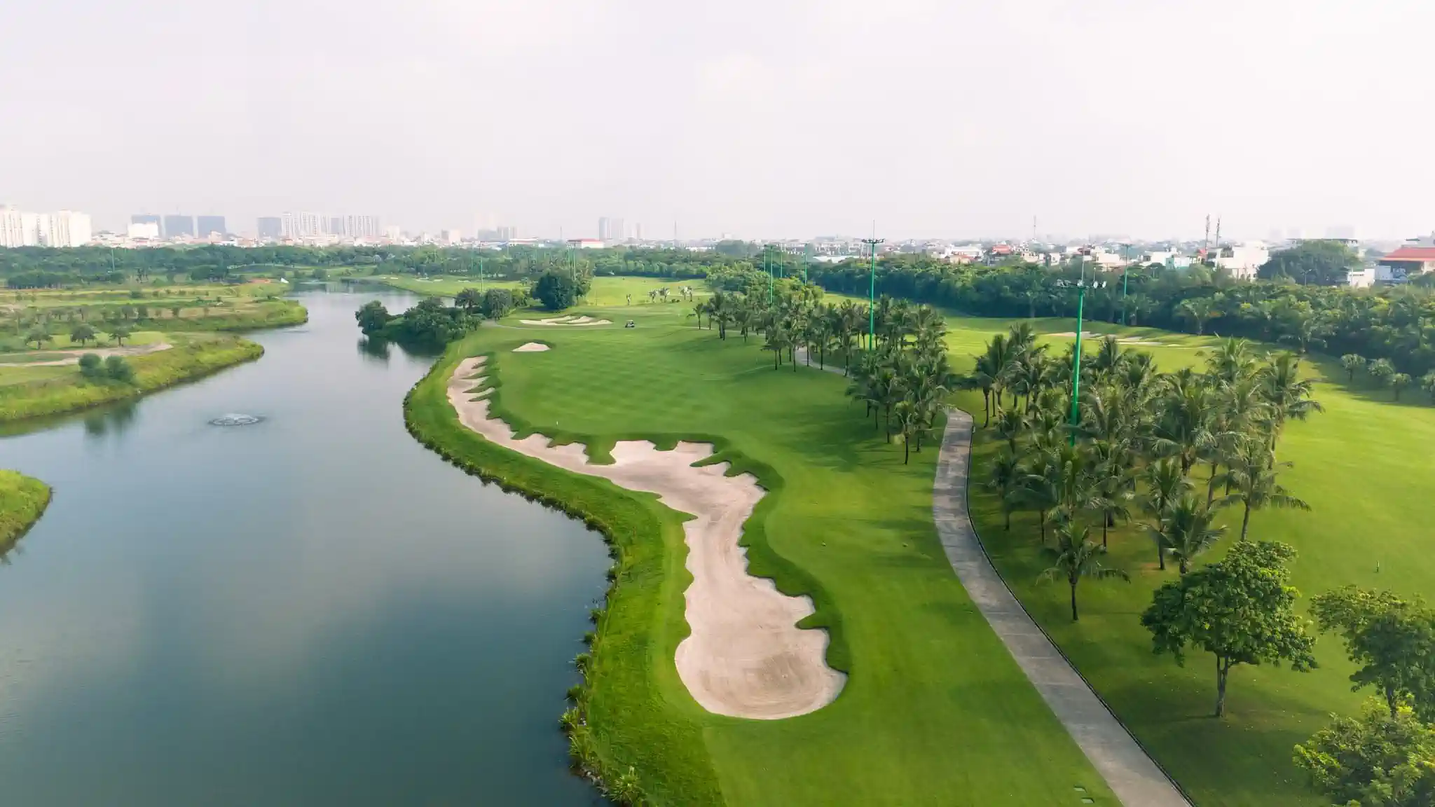 Ảnh sân Golf Long Biên - tiện ích quanh Imperia Hanoi Garden City